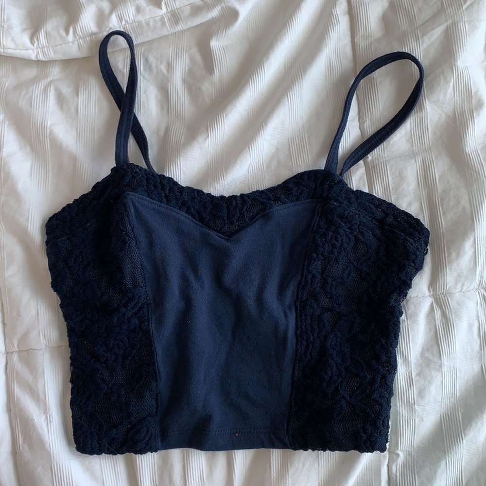 Cute crop top 🦋